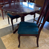 Margareta Round Scalloped Table Set