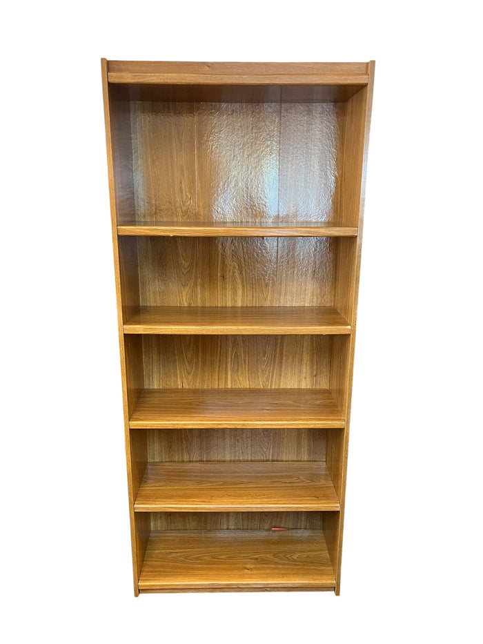 Medium Oak Bookshelf With 5 Shelves