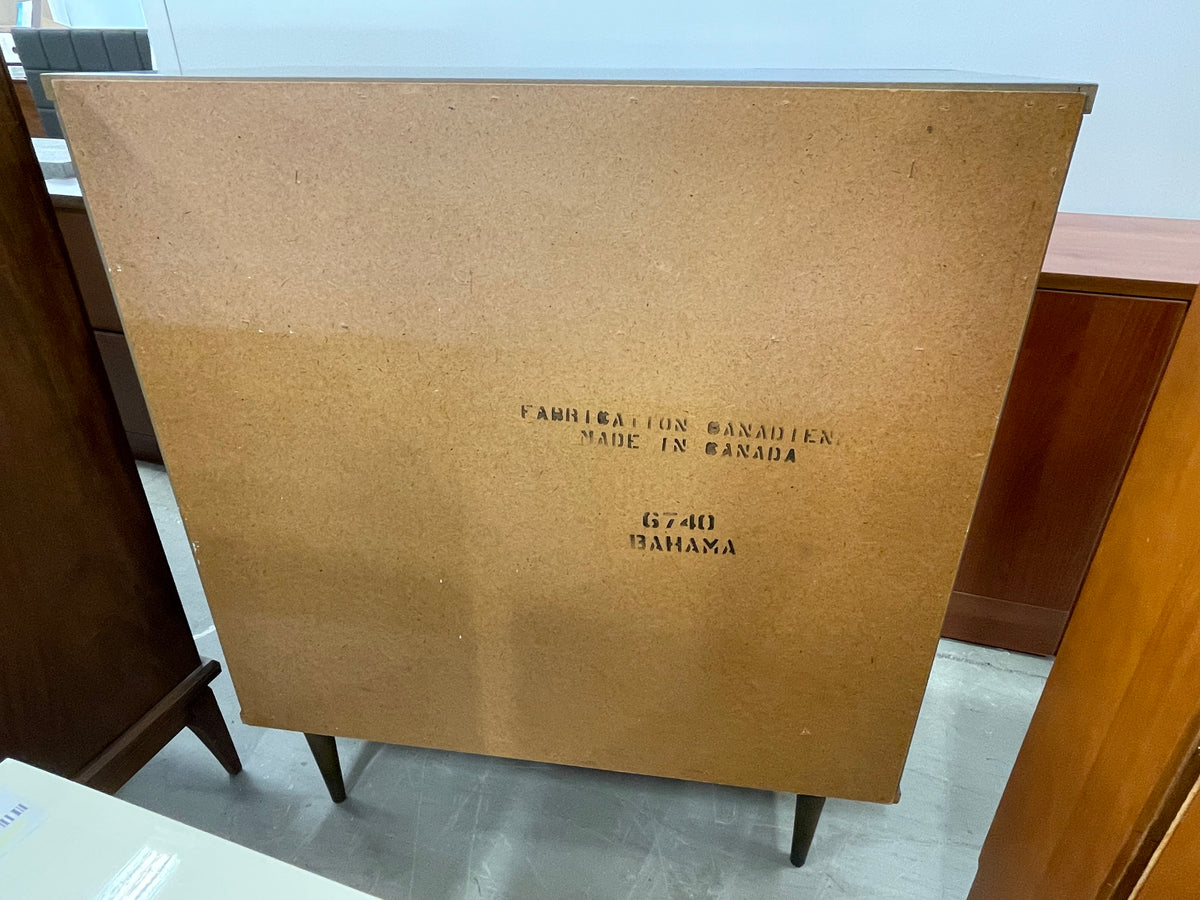 4-drawer Retro Dresser - 36x40x18 inch