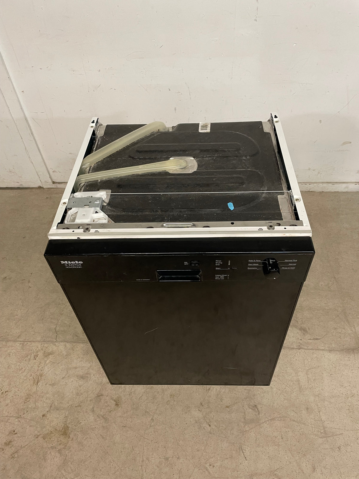 Black Miele Dishwasher Model#: G 842 U Plus