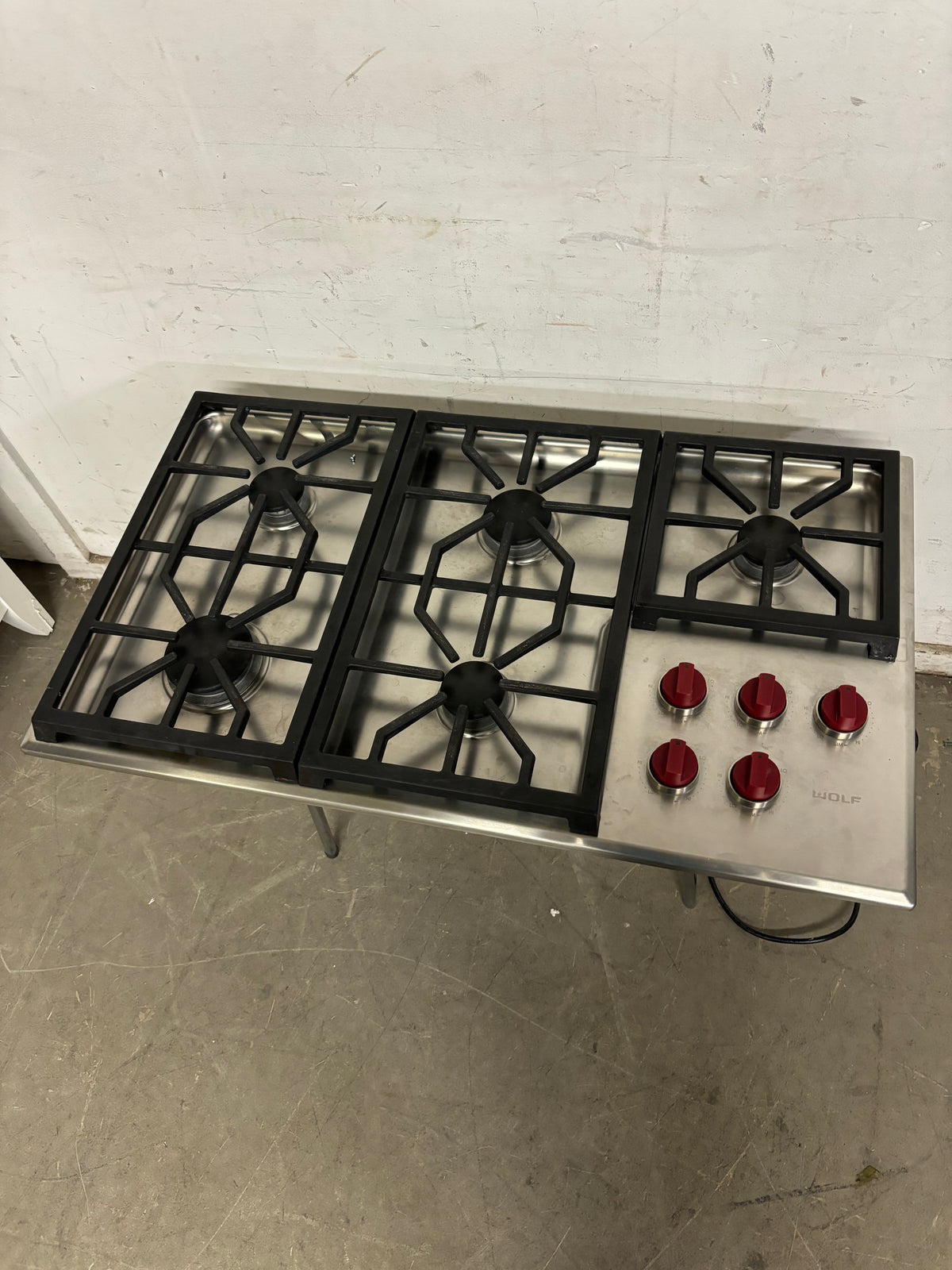 Wolf 36" Professional Gas Cooktop - 5 Burners (CG365P/S)