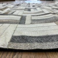 6×9-ft Grey & White Patchwork Rug – Hand-Stitched Cowhide, 250
