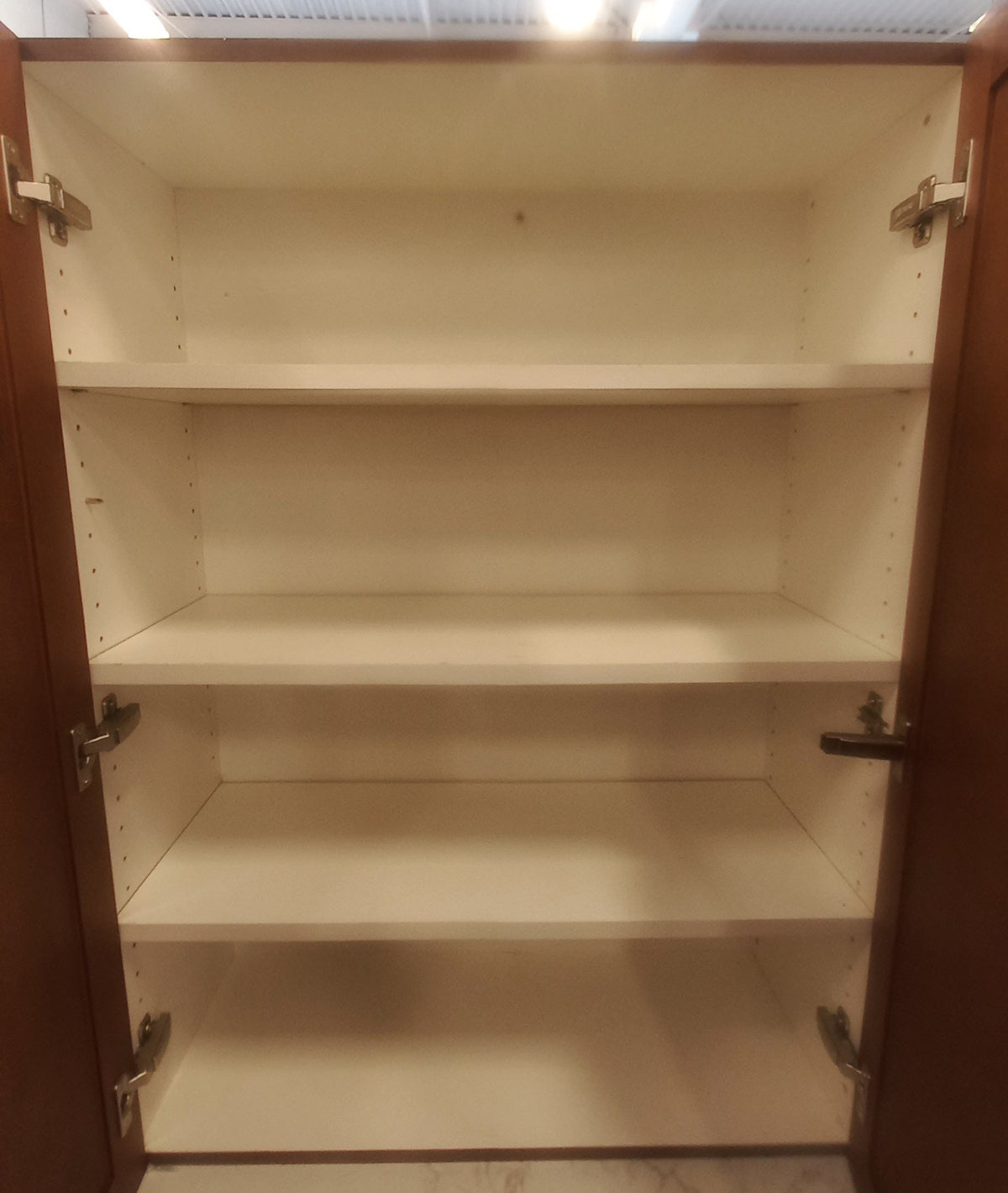 Set of 15 Kitchen Cabinets in Light Brown