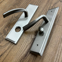 Left-Handed Door Lever with Thumb Turn in Brushed Nickel, 8525BOSSEMLH15