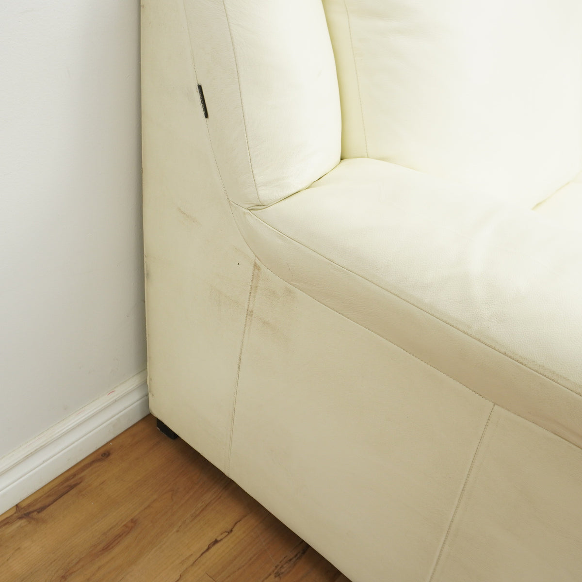 62-inch 2-Seater Leather Loveseat Sofa in White