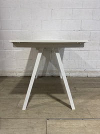 Chisto White Study Desk