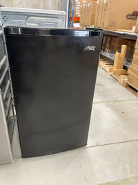 19"W Mini Fridge in Black