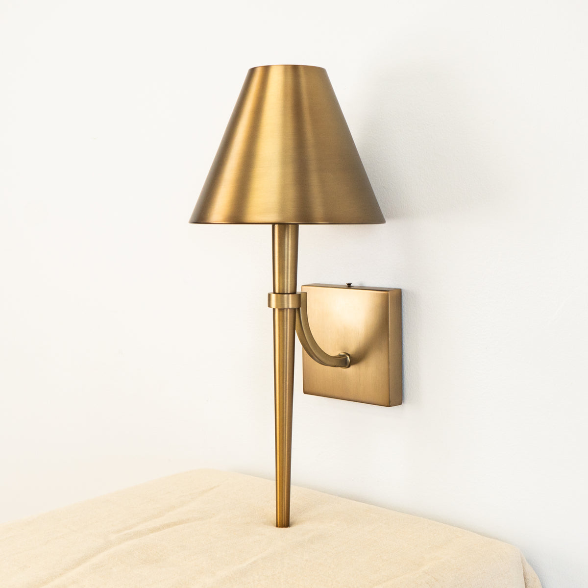 1-Light Sconce in Aged Brass