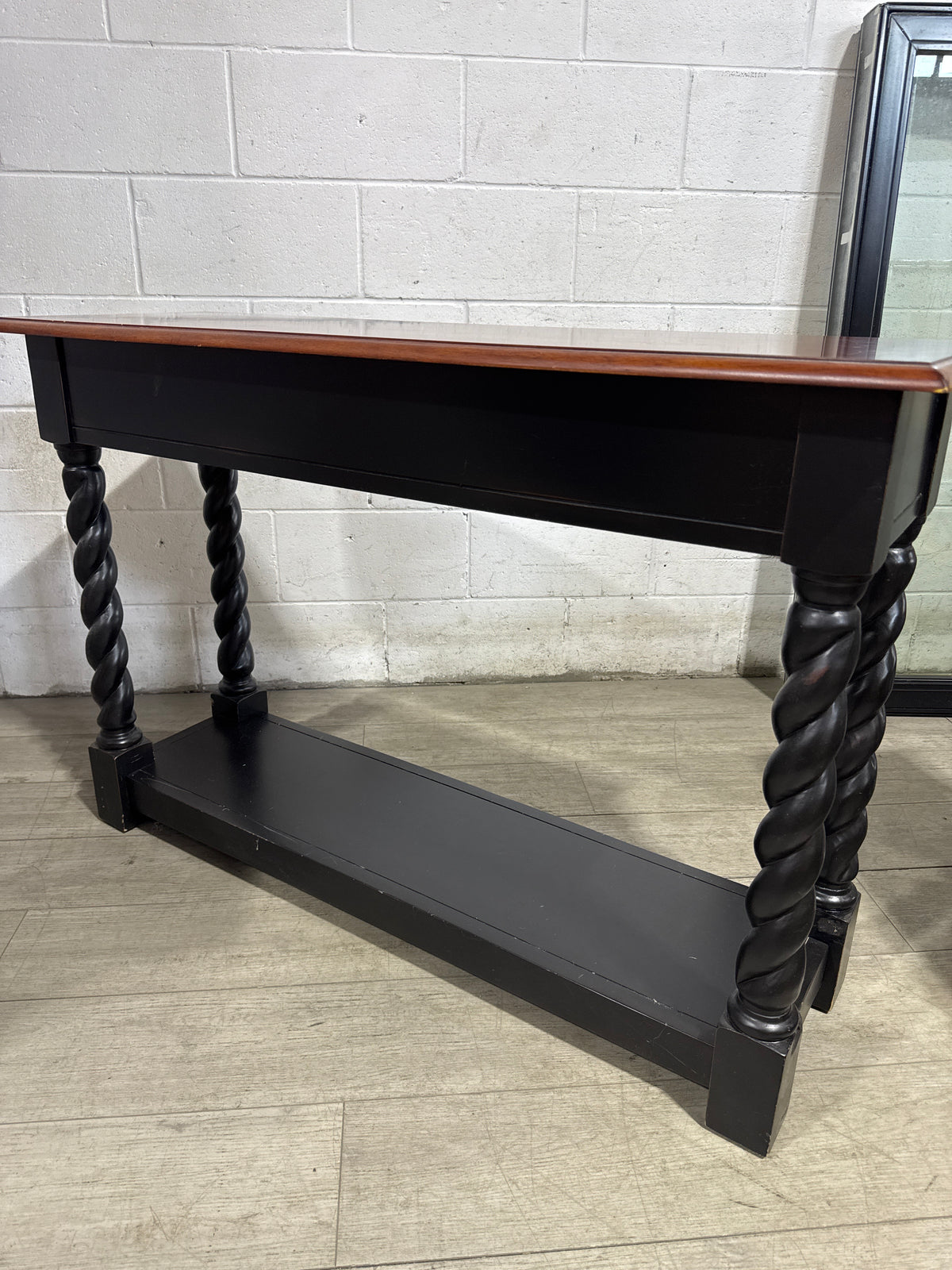 Swirled Legs Console Table – Habitat ReStore GTA