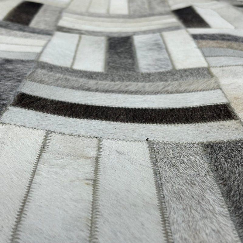 6×9-ft Grey & White Patchwork Rug – Hand-Stitched Cowhide, 250