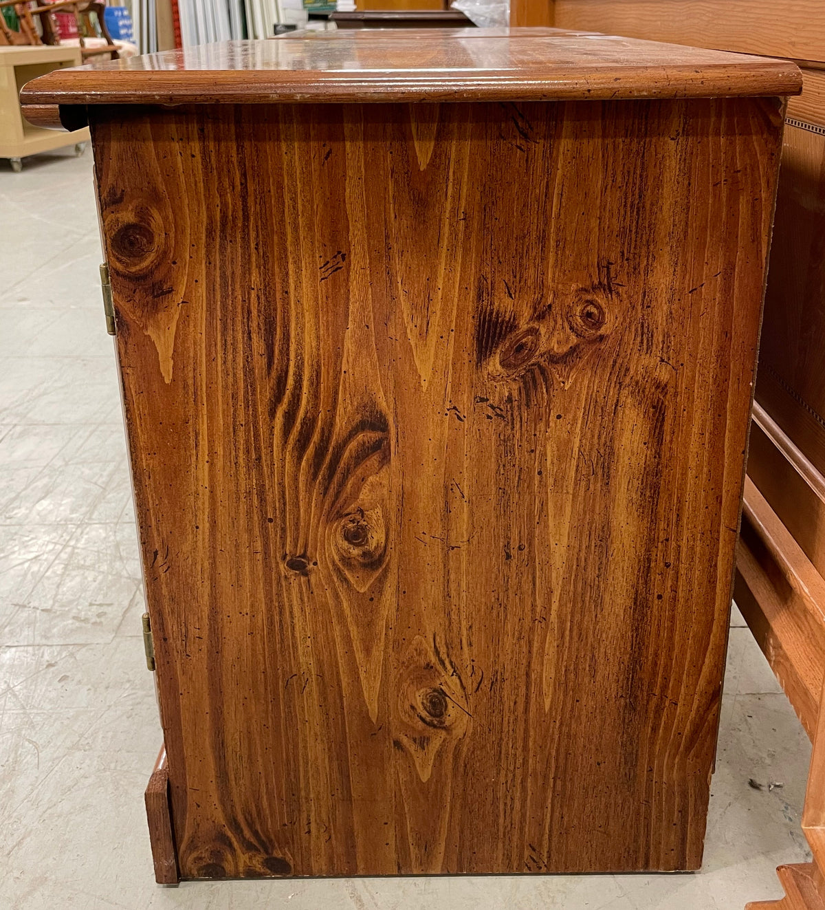 Yellow Rose Endtable Cabinet