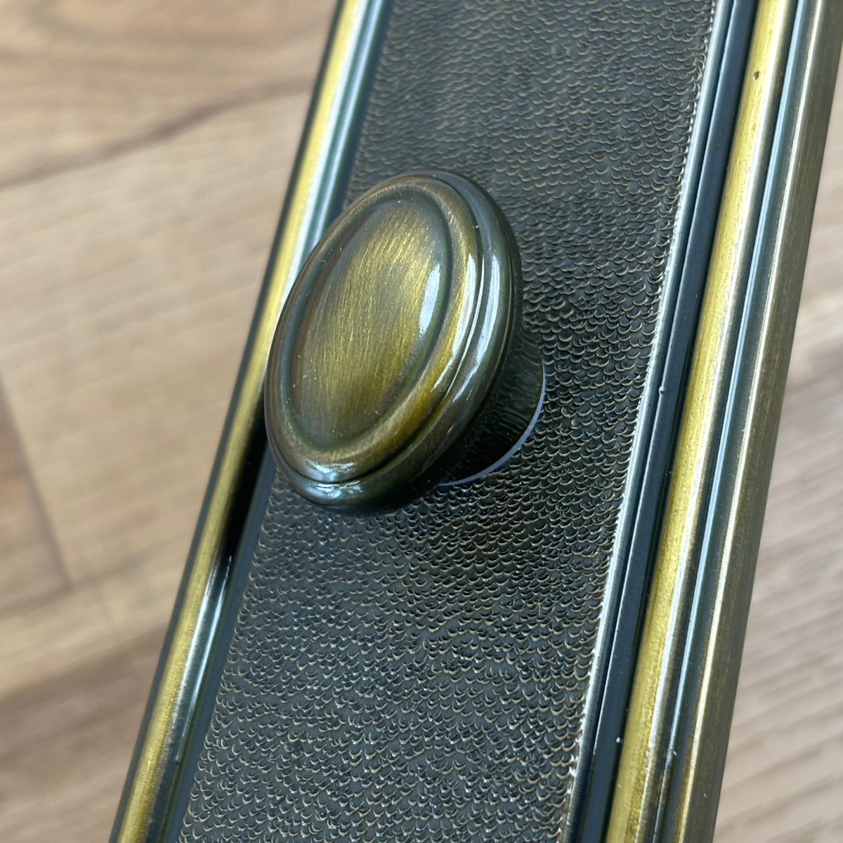 Flat Ornate Door Plate with Knob, 8525U59