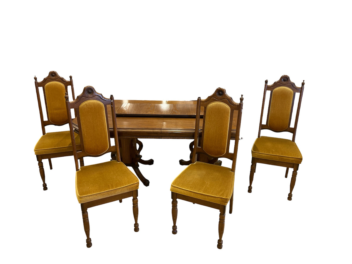 Sanns Dining Table and 4 Chairs