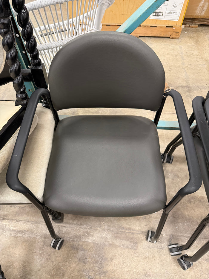 4-Legged Cricket Clay Vinyl Rolling Chair