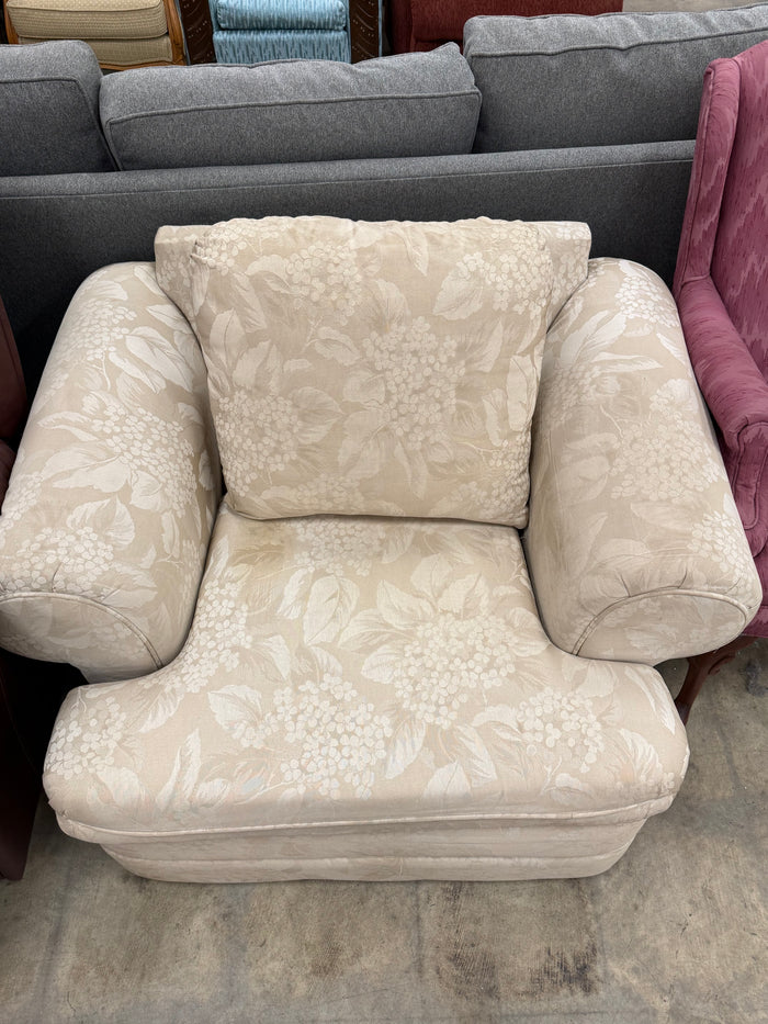 Traditional Floral Damask Cream Club Chair