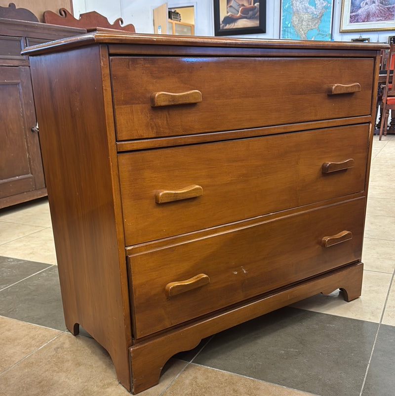 Medeiro Maple Dresser