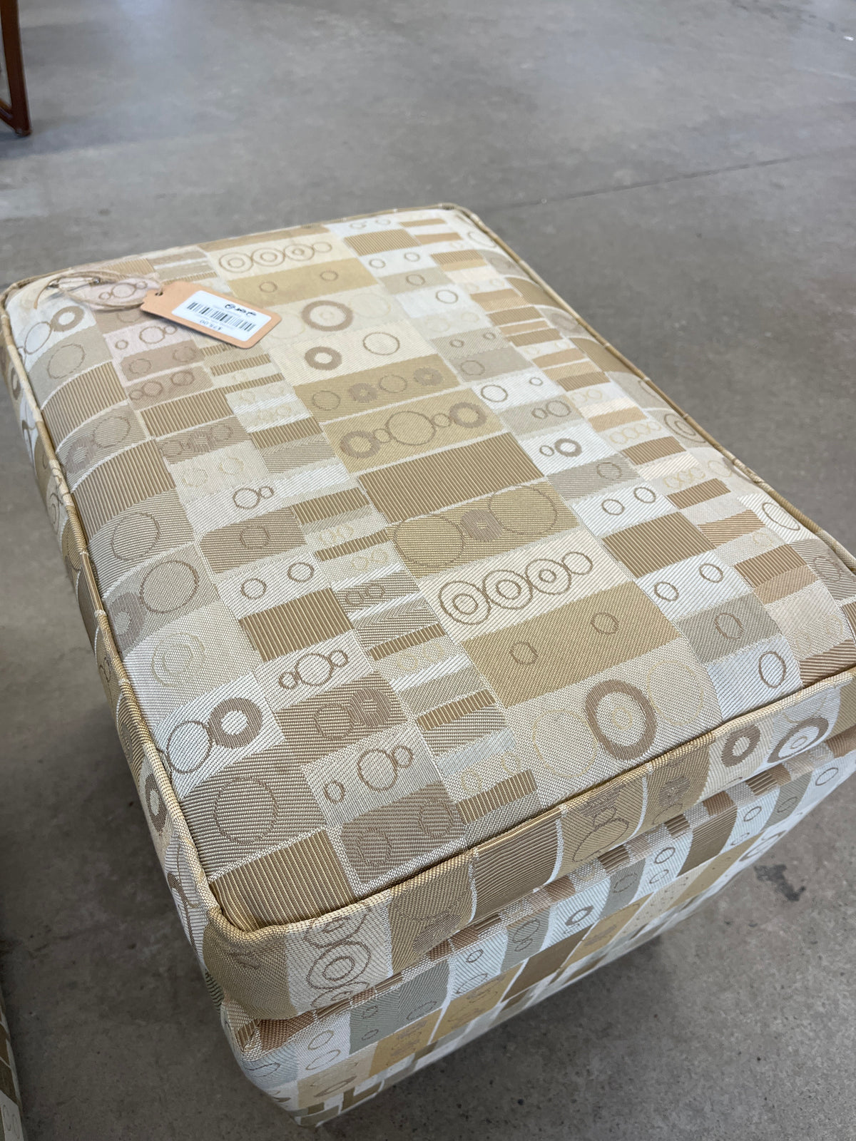 33” Armchair With Ottoman