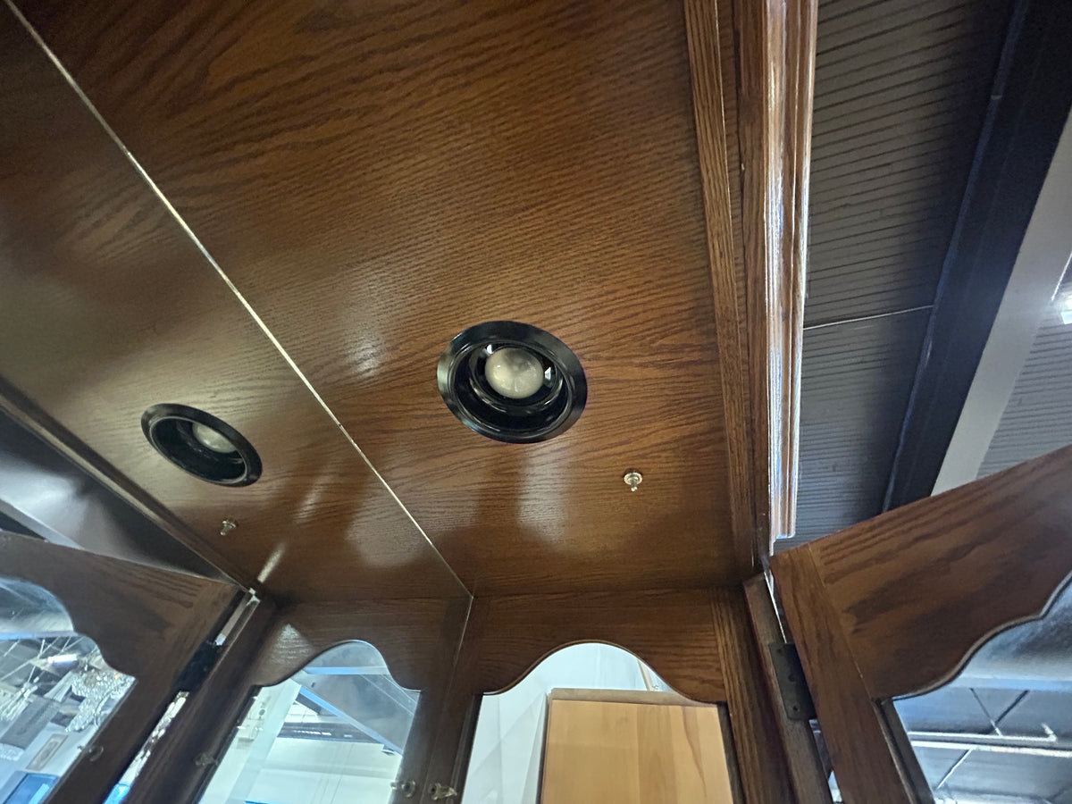 Napoli Traditional Curio Cabinet (Key included)