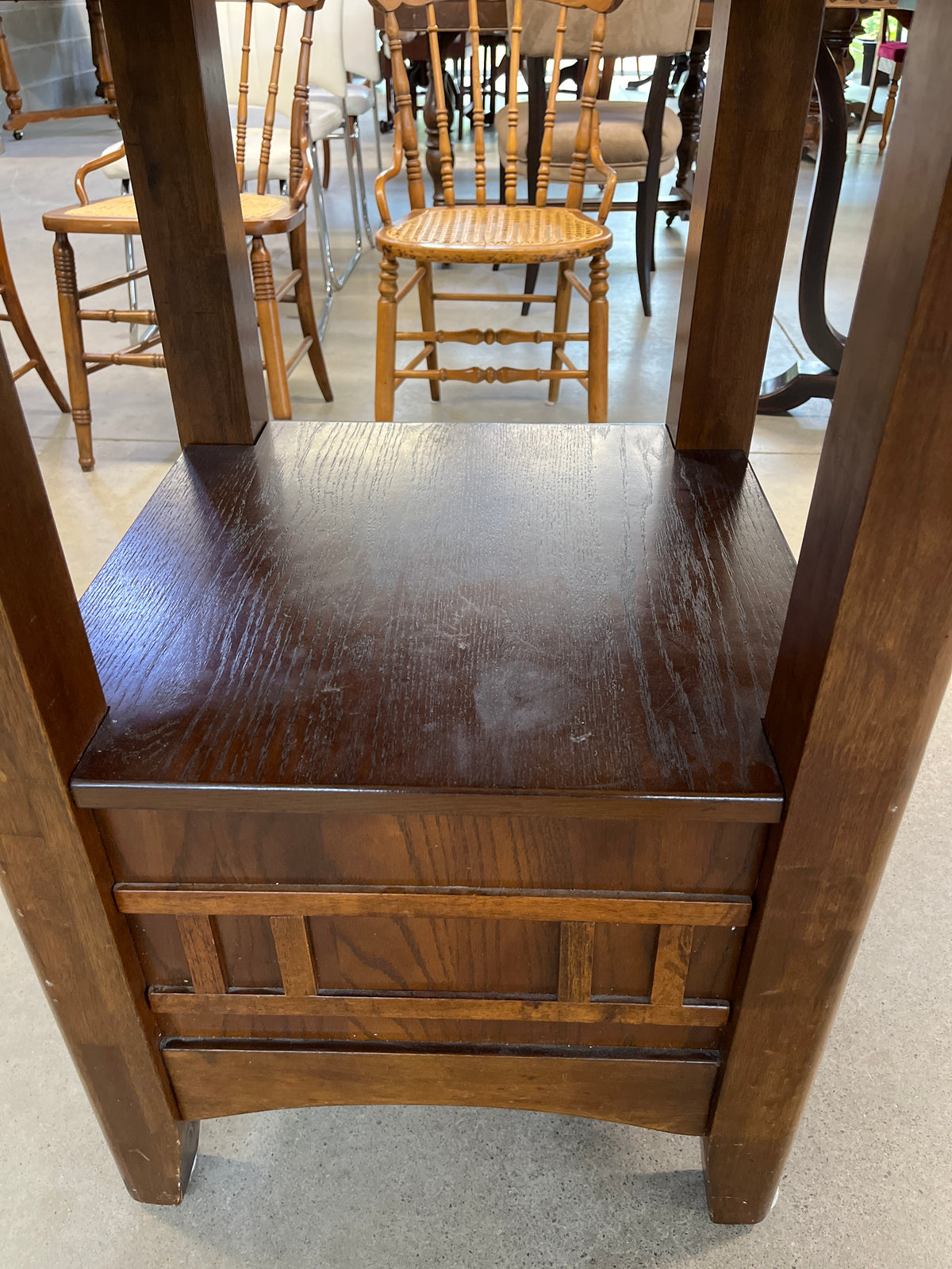 42" Diameter High Top Table w Leaf