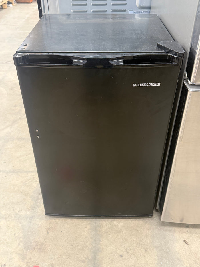Small Black Decker Mini Fridge