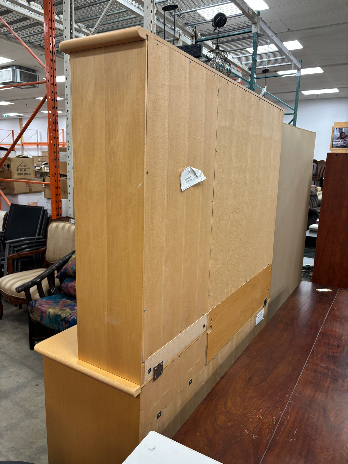 Light Maple-Coloured Dresser with Hutch
