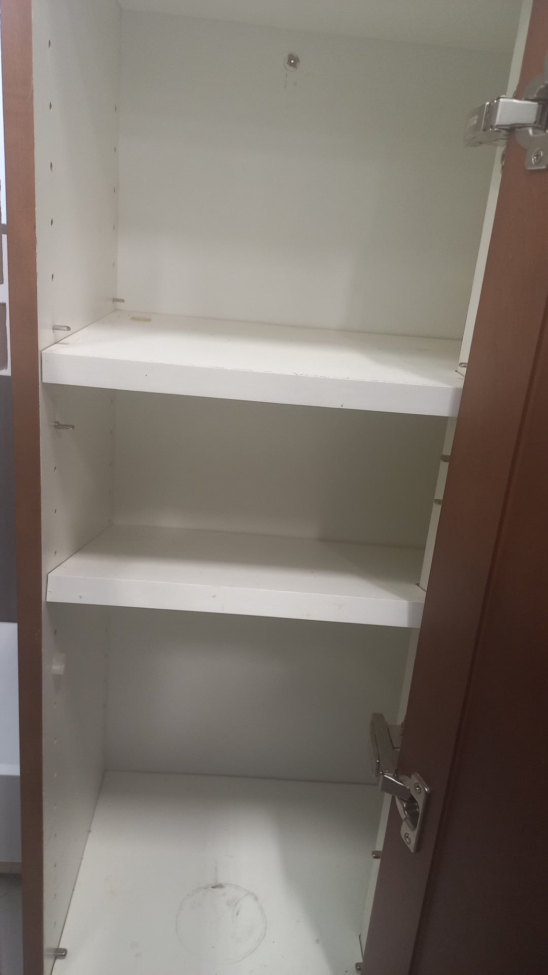 Set of 15 Kitchen Cabinets in Light Brown