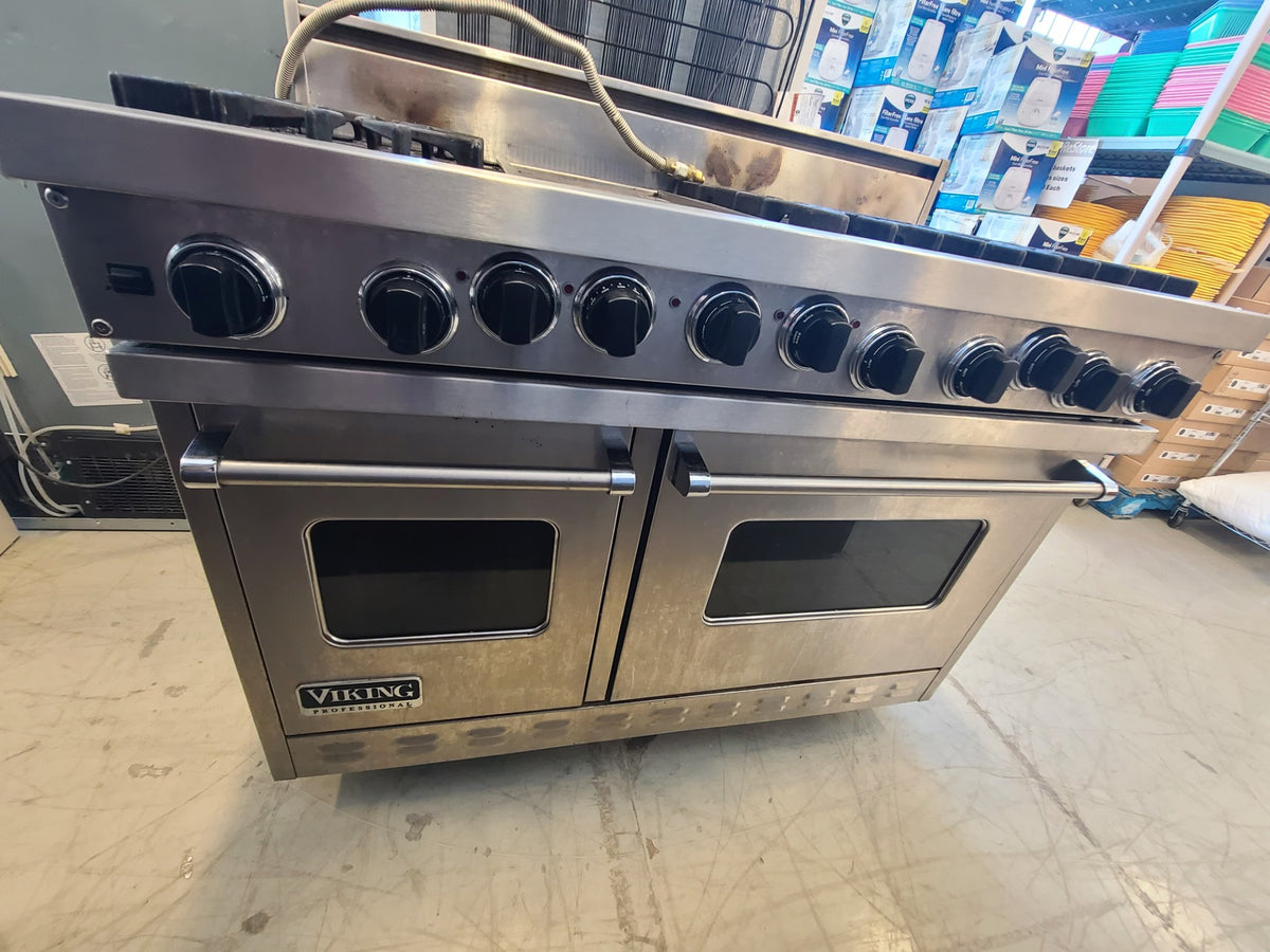 48 Inch Viking Range with Pro-Style Dual-Fuel Range with 6 VSH Pro Sealed Burners