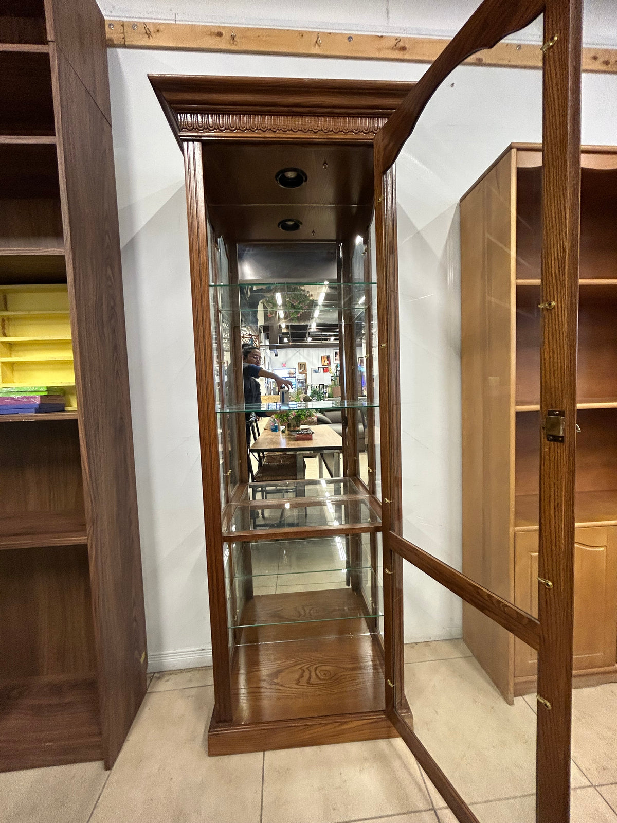 Napoli Traditional Curio Cabinet (Key included)