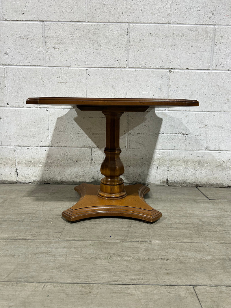 Carre Side Table