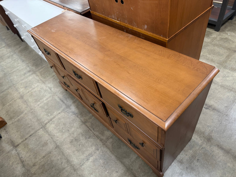 Light Caramel Brown 9-Drawer Dresser