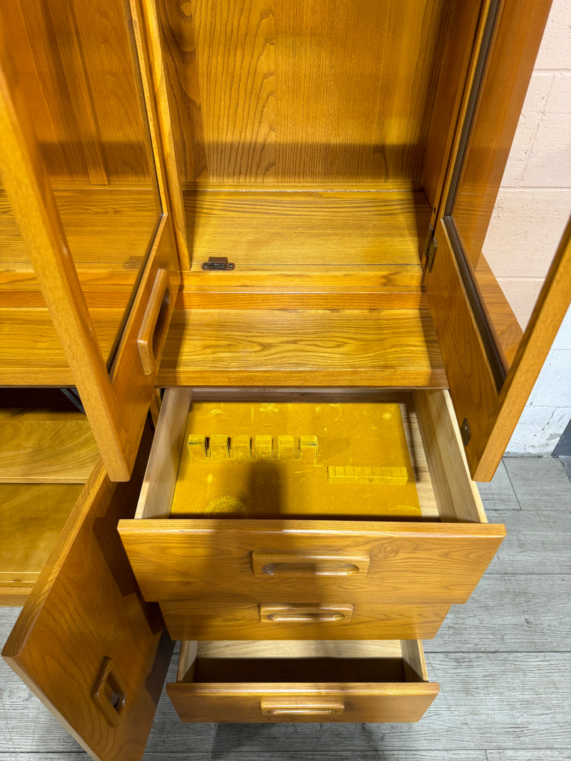 Venturi China Cabinet