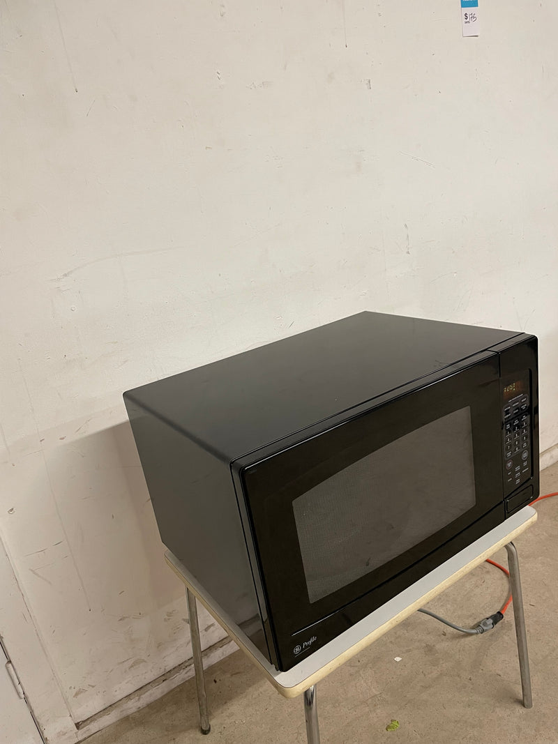 GE Black Countertop Microwave