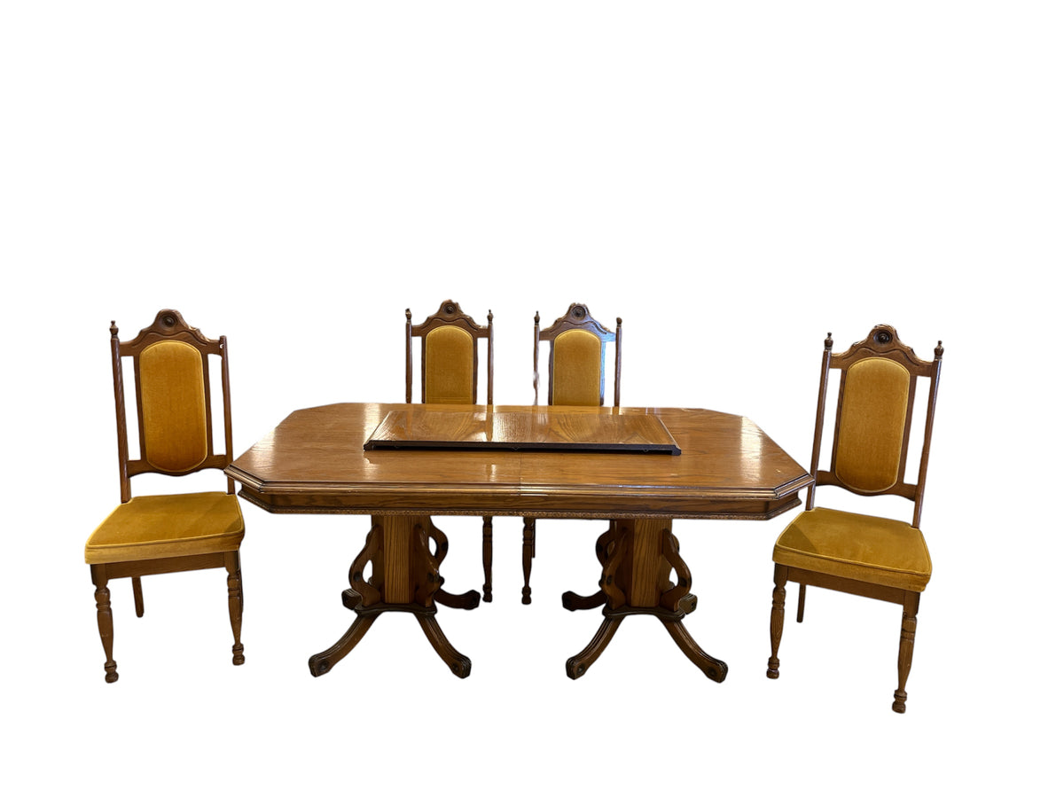 Sanns Dining Table and 4 Chairs