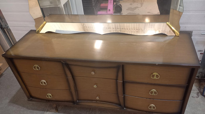 Vintage Mid-Century Modern Dresser with 9 Drawers