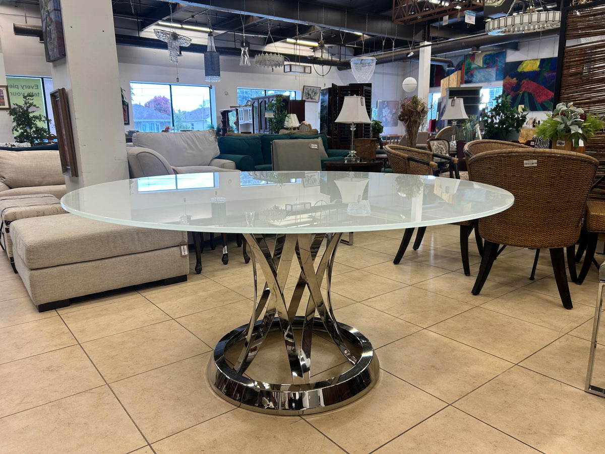 Monclair Round Dining Table