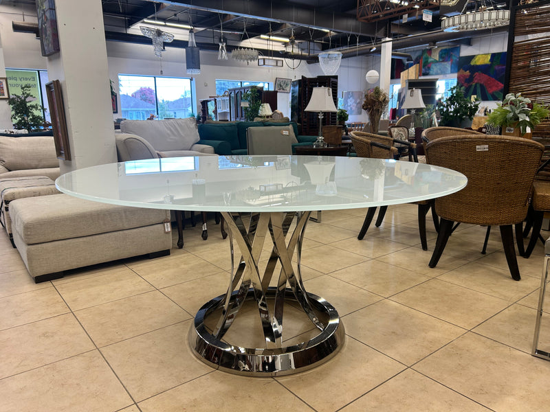 Monclair Round Dining Table