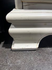 Traditional Vilas Nightstand
