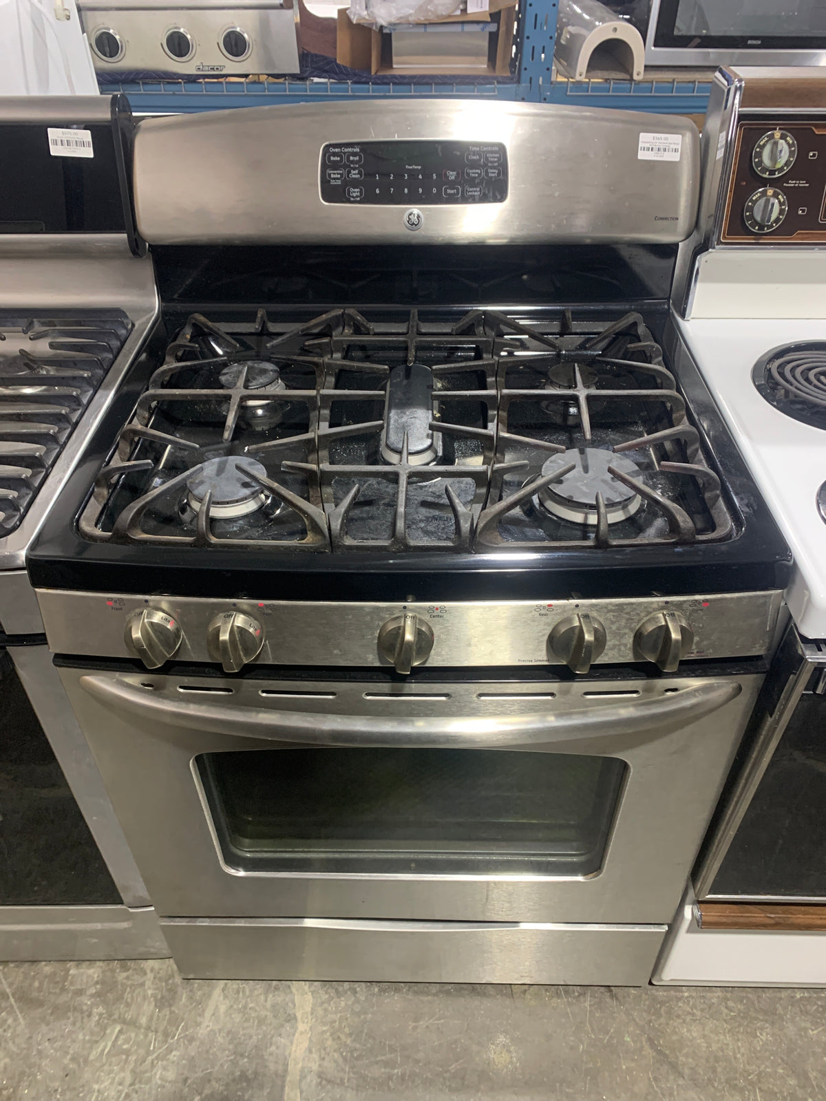Freestanding GE Stainless Gas Range W/5-Burner Cooktop