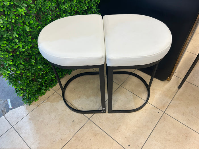 Kursi Barstools (A pair)
