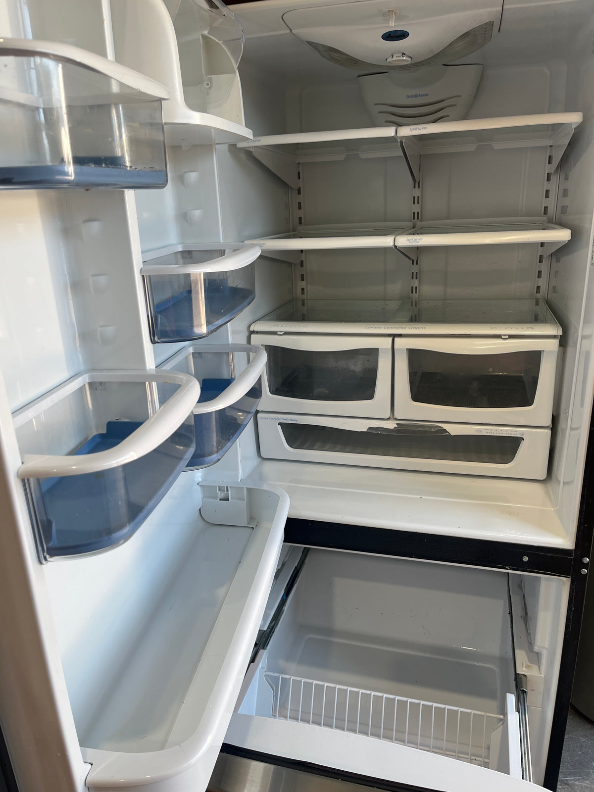18.5 cu. ft. Amana bottom-freezer refrigerator