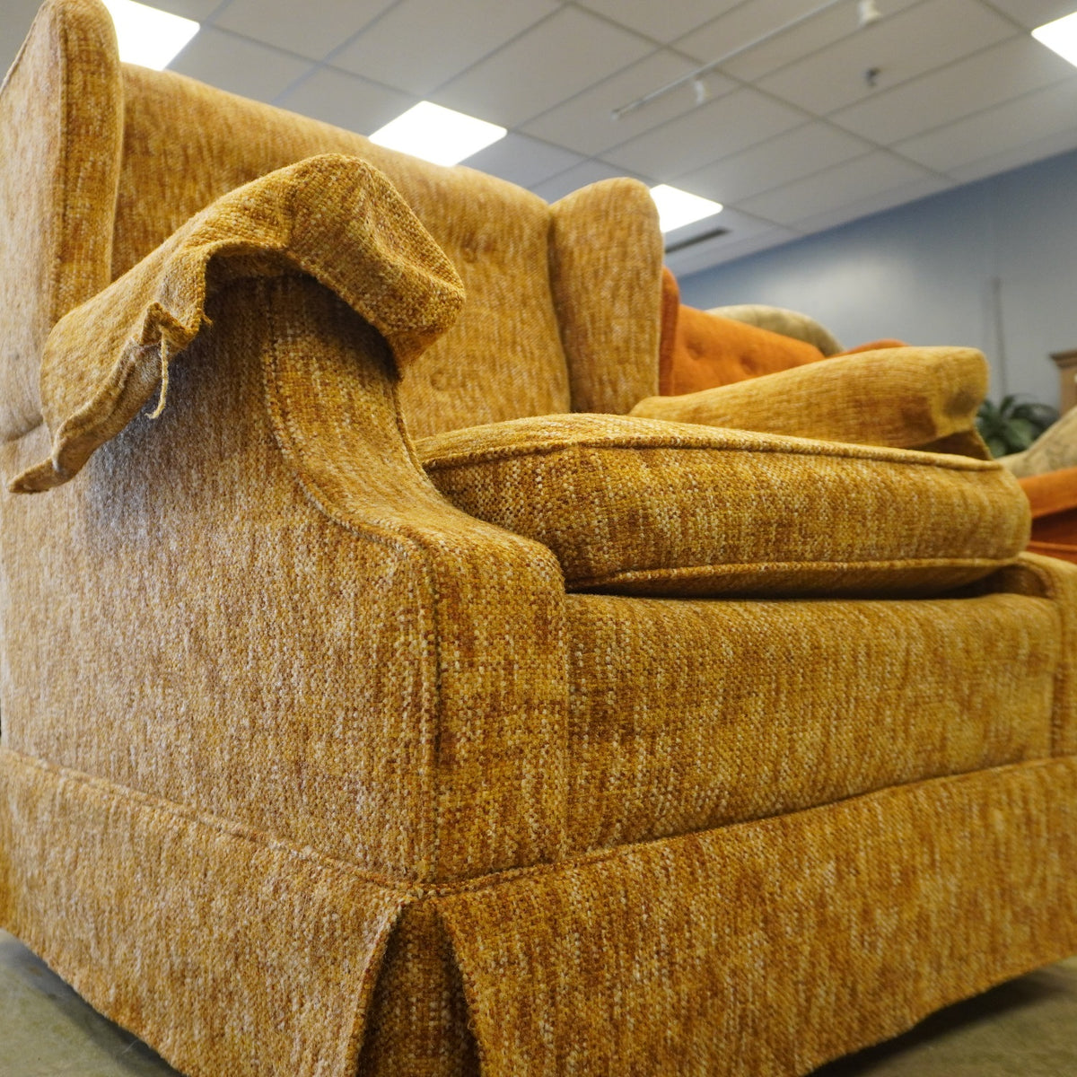 31-inch Fabric Upholstered Pontiac Accent Chair in Yellow