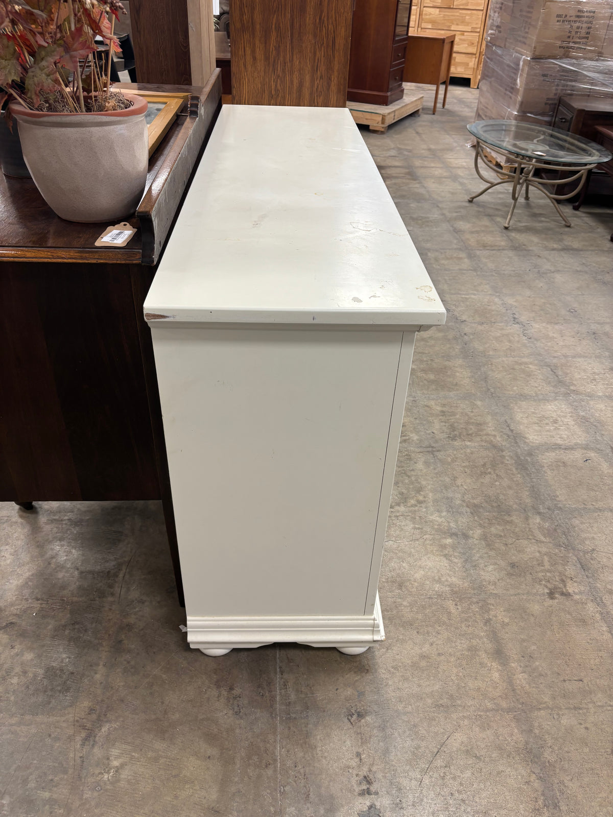 White Wooden 6-Drawer Dresser