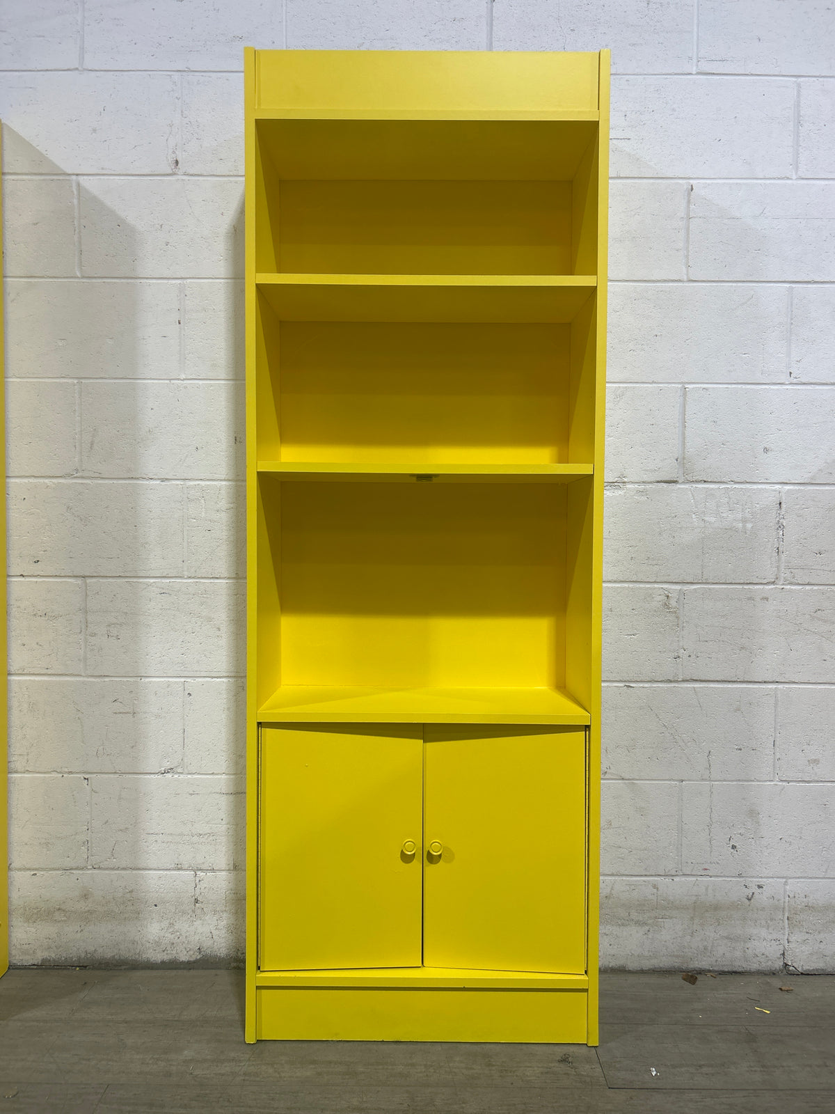 Jaune Bookcase