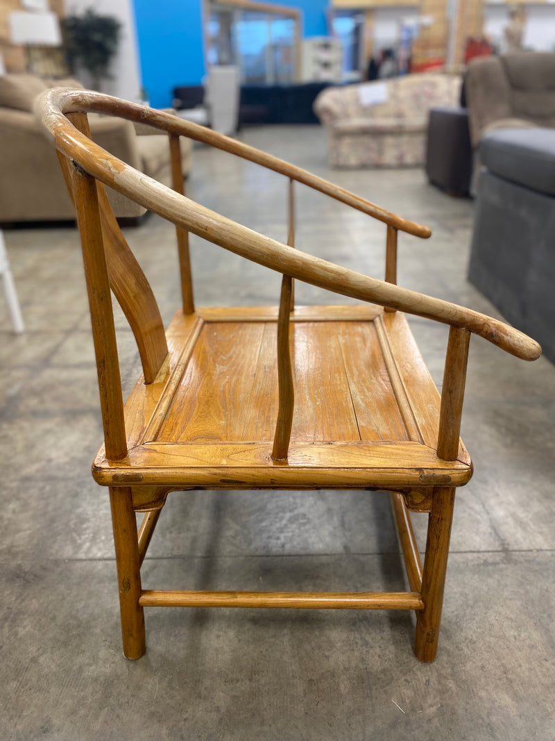 Wood Large Seat Horseshoe Back Accent Chair