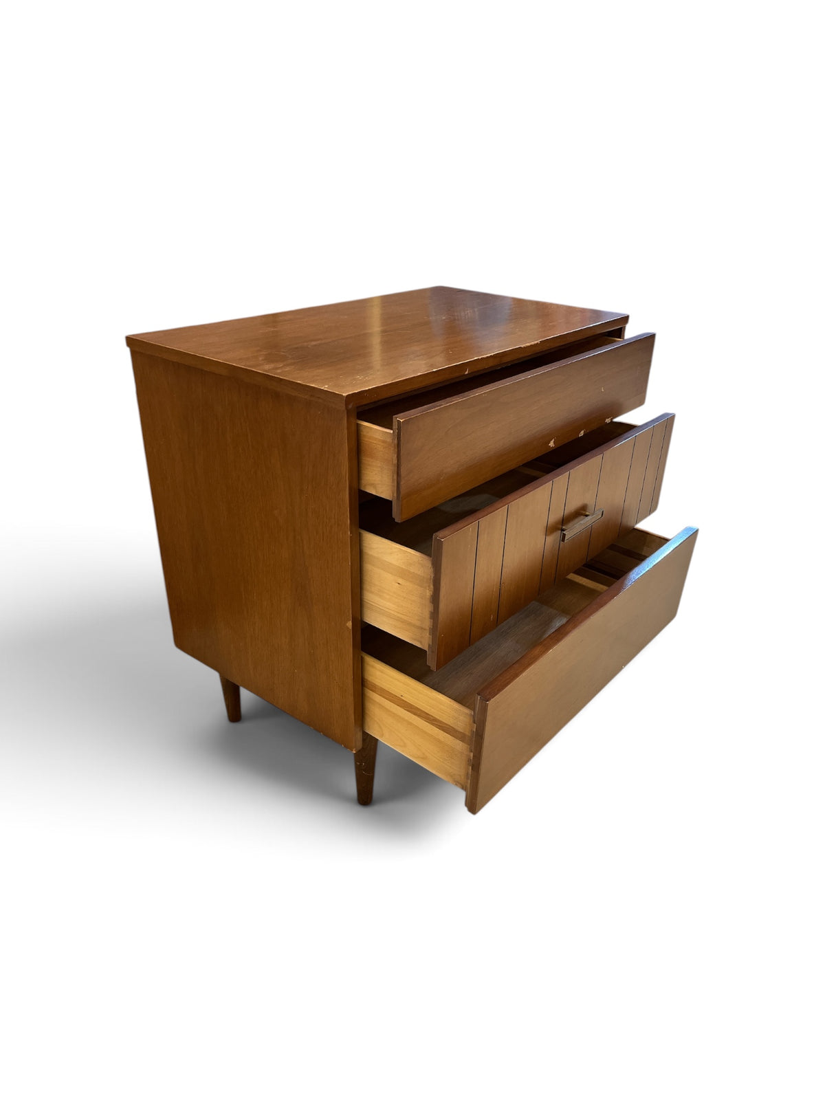 Kroehler 3 Drawer Nightstand