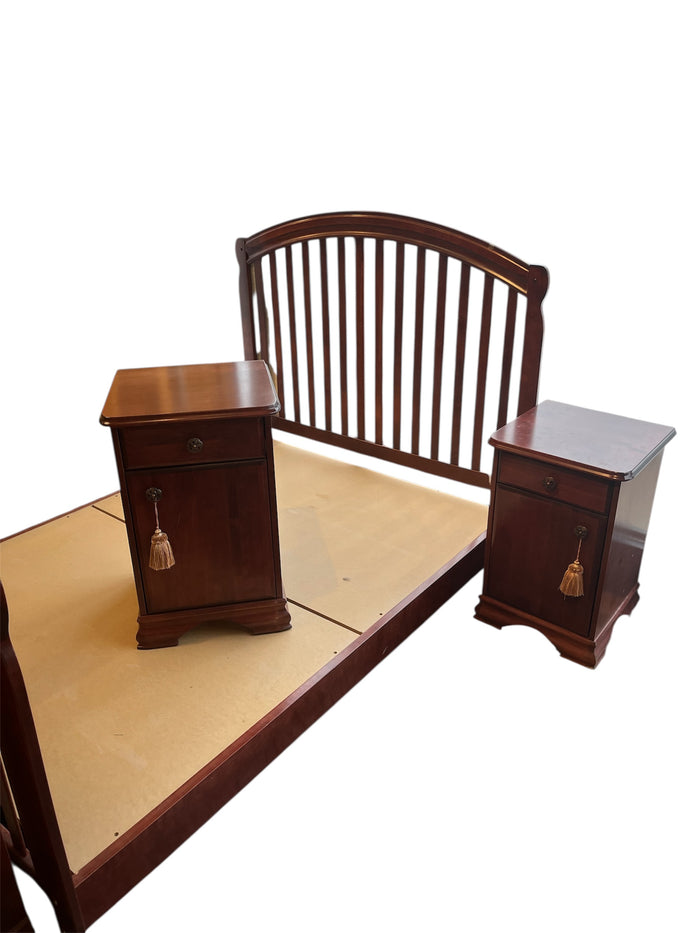 Mahogany Tone Wood Double Bed Set w/ Dresser, 2 Nightstands and Bed Frame