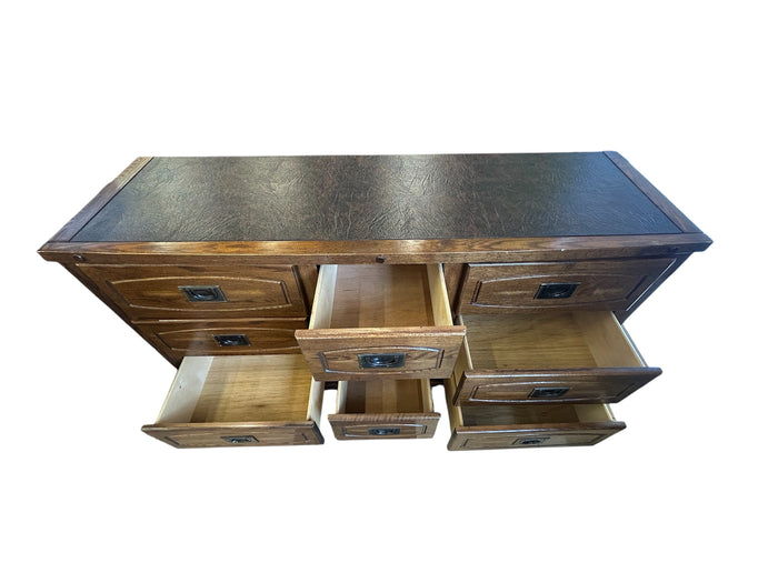Tobias Dresser with 9-drawer