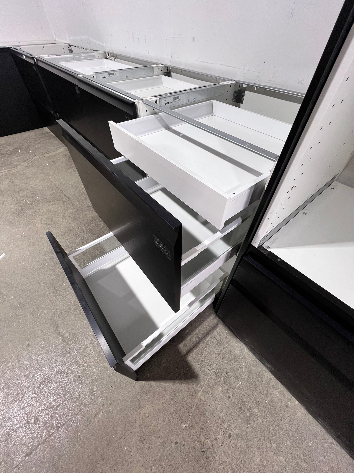 Black Tulip Kitchen Set