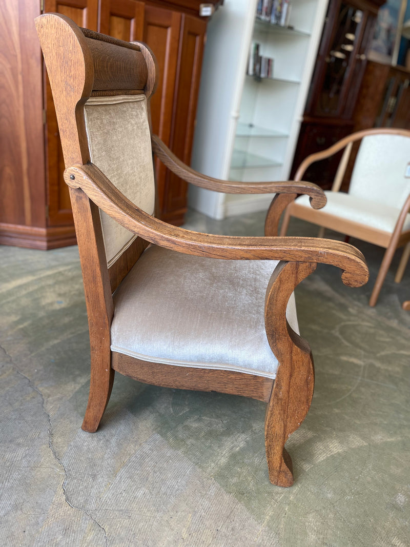 23"W Velvet Cushioned King's Wooden Armchair