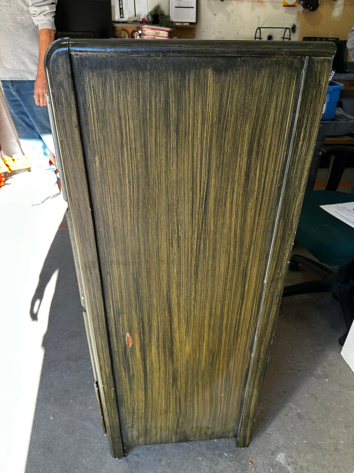 Art Deco Style: Waterfall Dresser